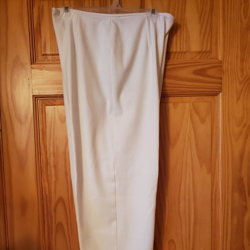 NWOT Spencer Tylar White Ankle Pant 14P